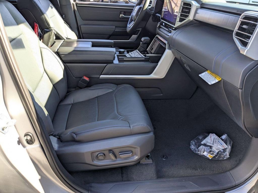 2025 Toyota Tundra Platinum - Photo 40