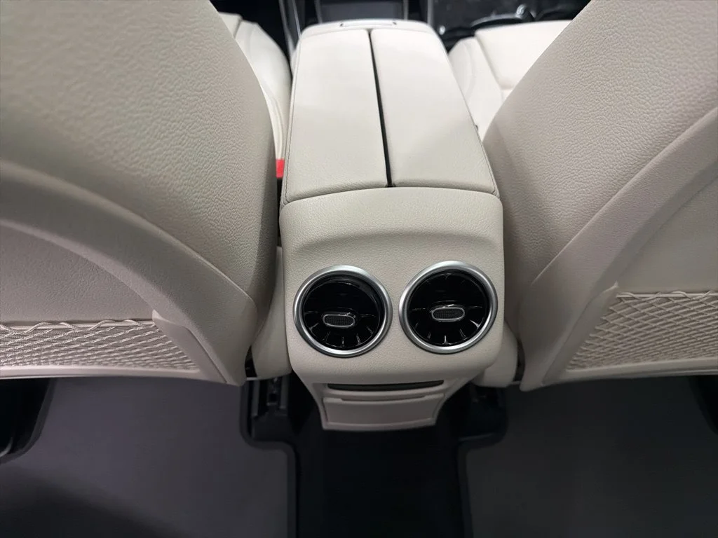 Used 2026 Silver Mercedes-Benz GLB 250 image 22