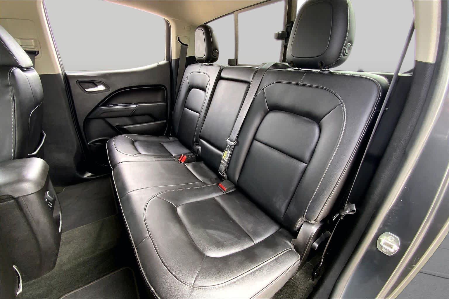 Used 2016 Cyber Gray Metallic Chevrolet 4WD LT image 20