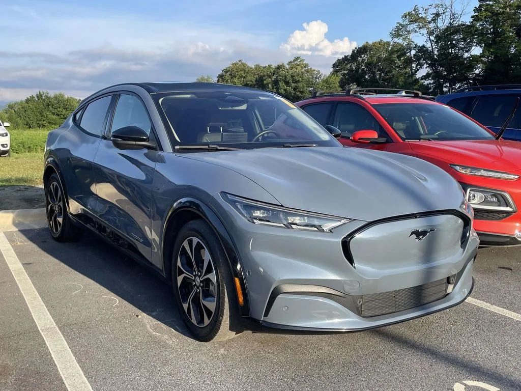Used 2023 Vapor Blue Metallic Ford Premium image 1