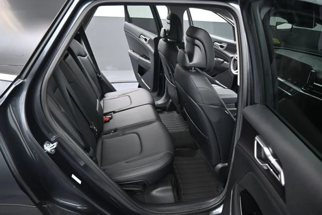 2023 Kia Sportage EX - Photo 14