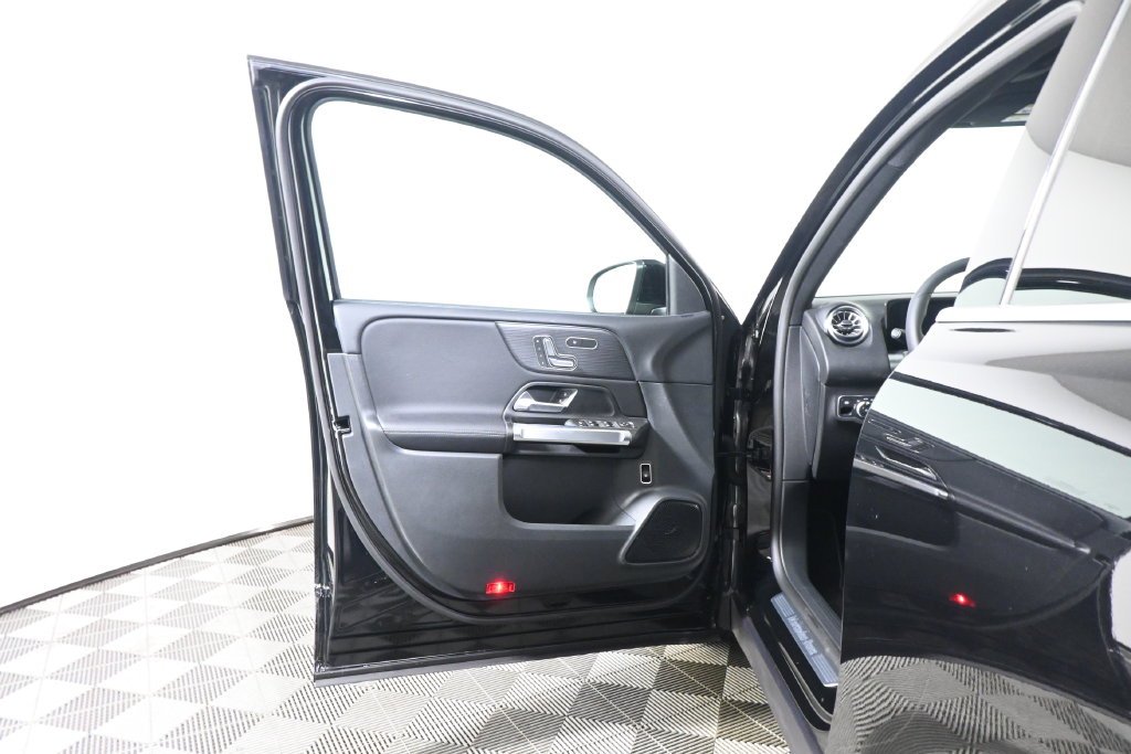 New 2026 Cosmos Black Metallic Mercedes-Benz GLB 250 image 28