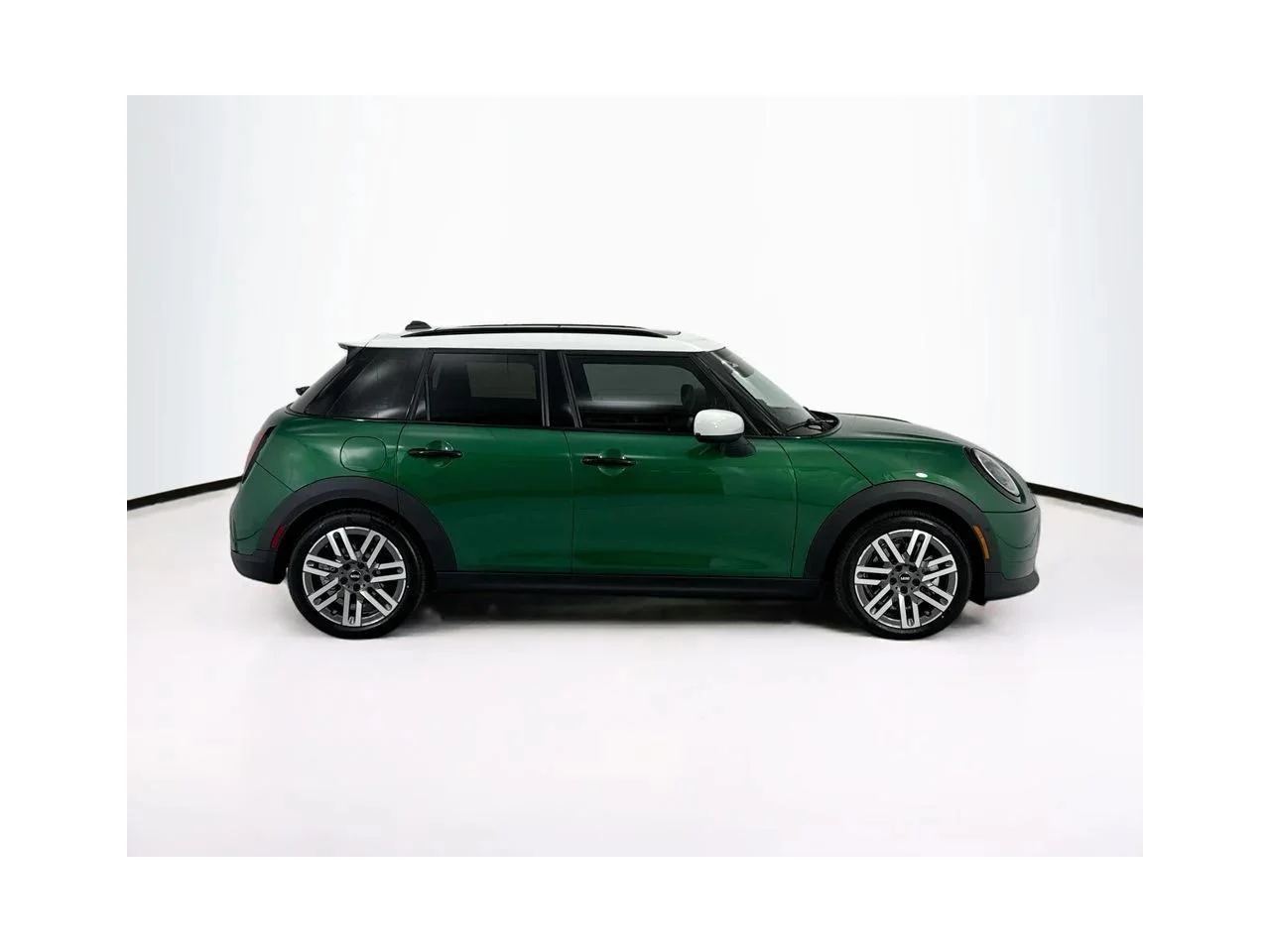 New 2026 British Racing Green IV Met MINI SIGNATURE PLUS image 4