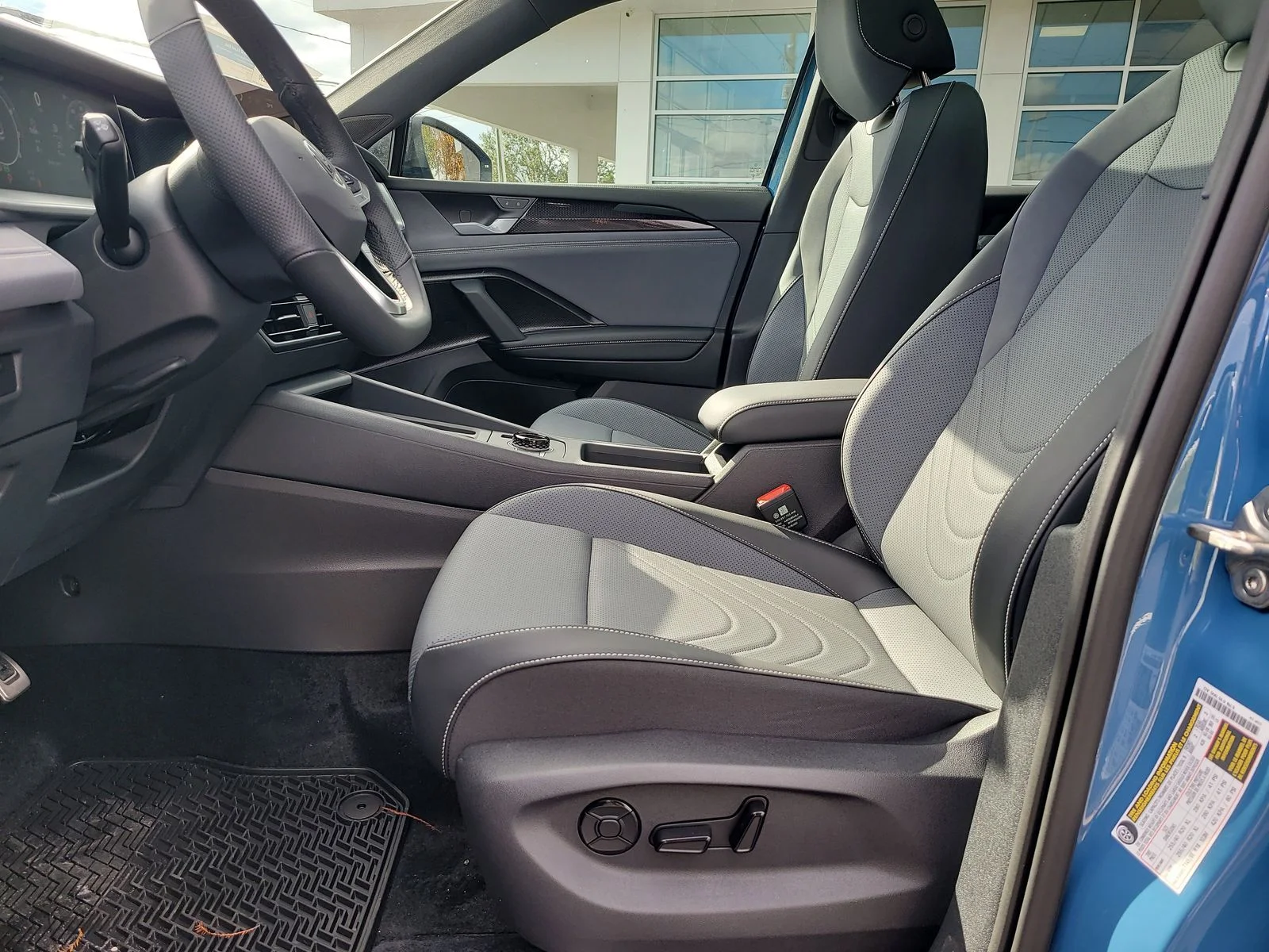 New 2026 Monterey Blue W/Deep Black Roof Volkswagen 2.0T SE R-Line Black image 18