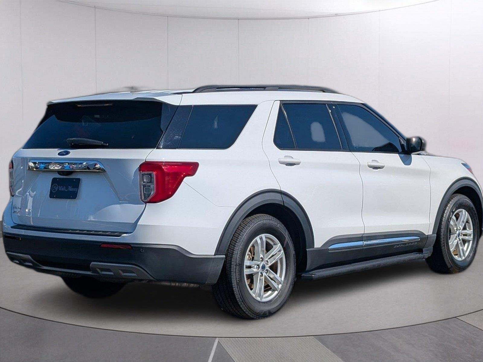 Used 2021 Oxford White Ford XLT image 7