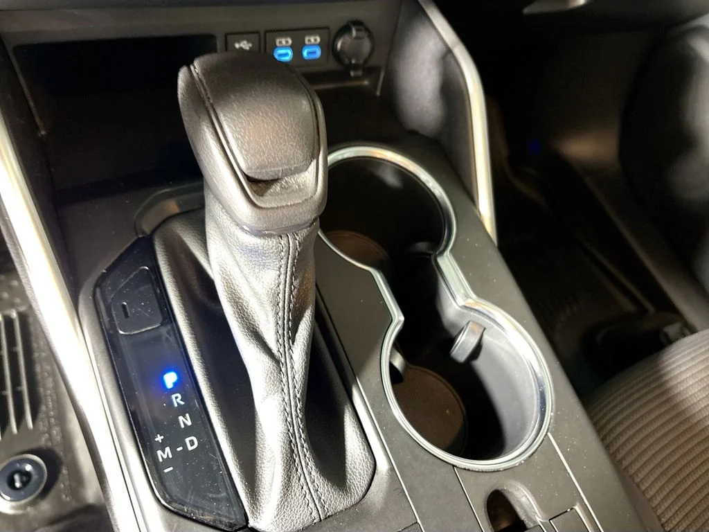 Used 2022 Silver Toyota L image 17