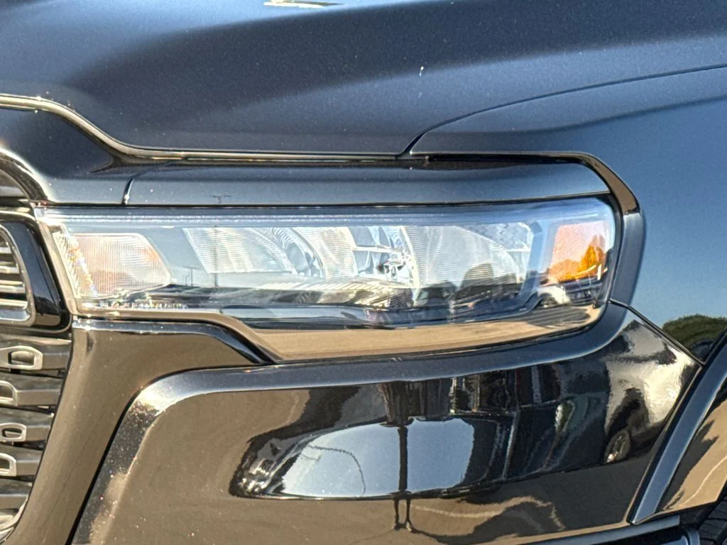 New 2026 Diamond Black Crystal Pearlcoat RAM Big Horn/Lone Star image 4