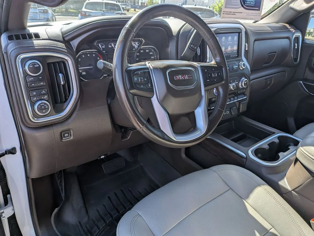 Used 2021 WHITE FROST TRICOAT GMC SLT image 10