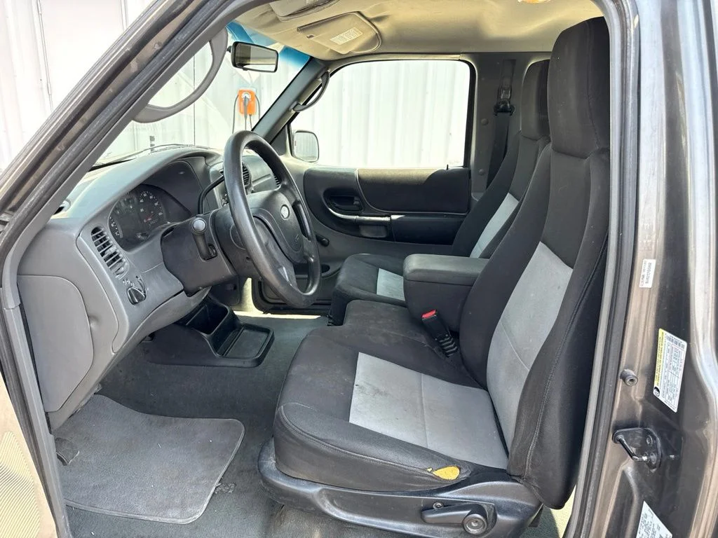 Used 2005 Dark Shadow Gray Clearcoat Metallic Ford XLT image 10
