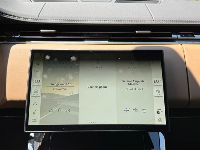 New 2026 Fuji White Land Rover Dynamic SE image 25