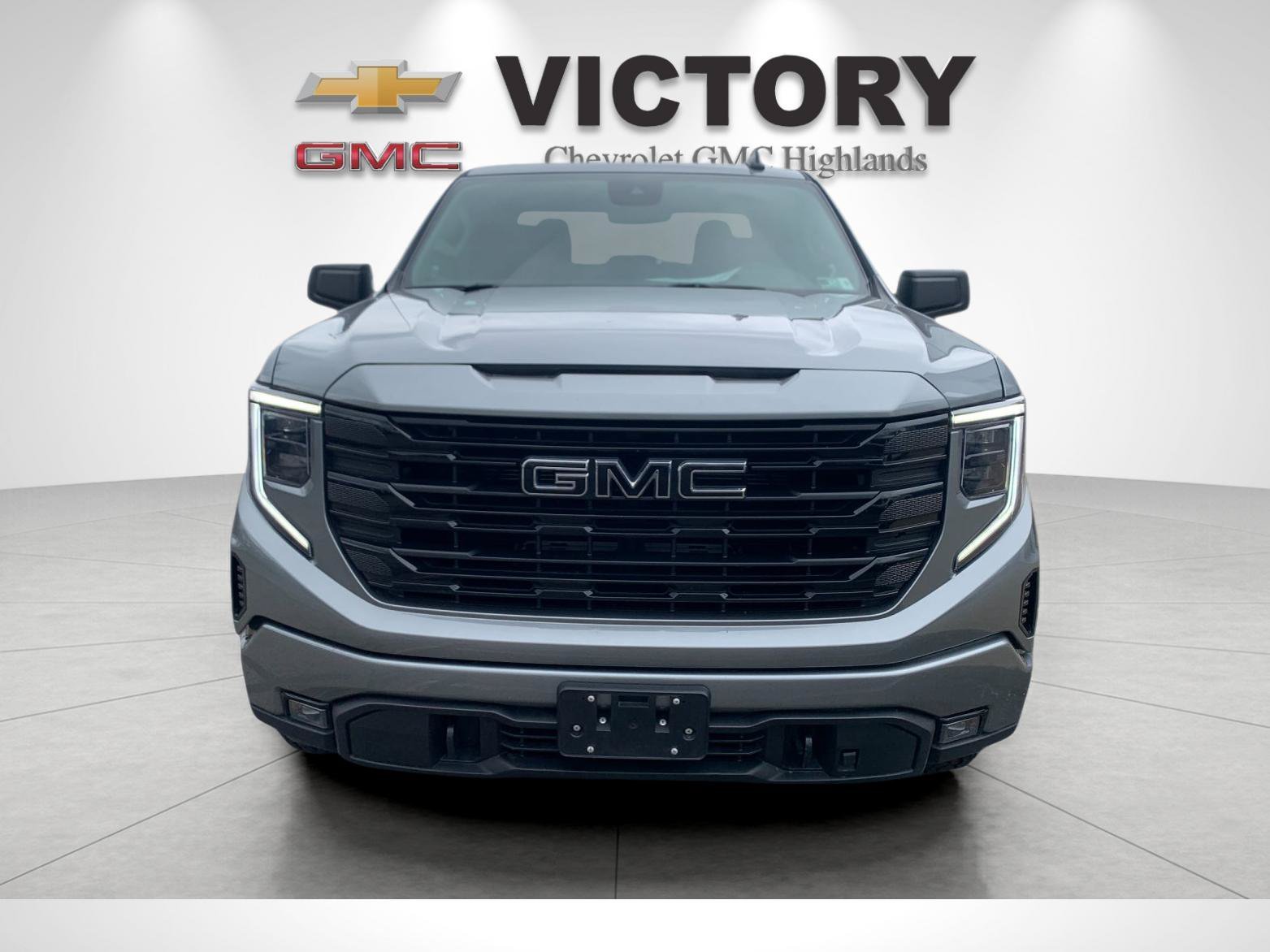 Used 2024 Silver GMC Elevation image 8