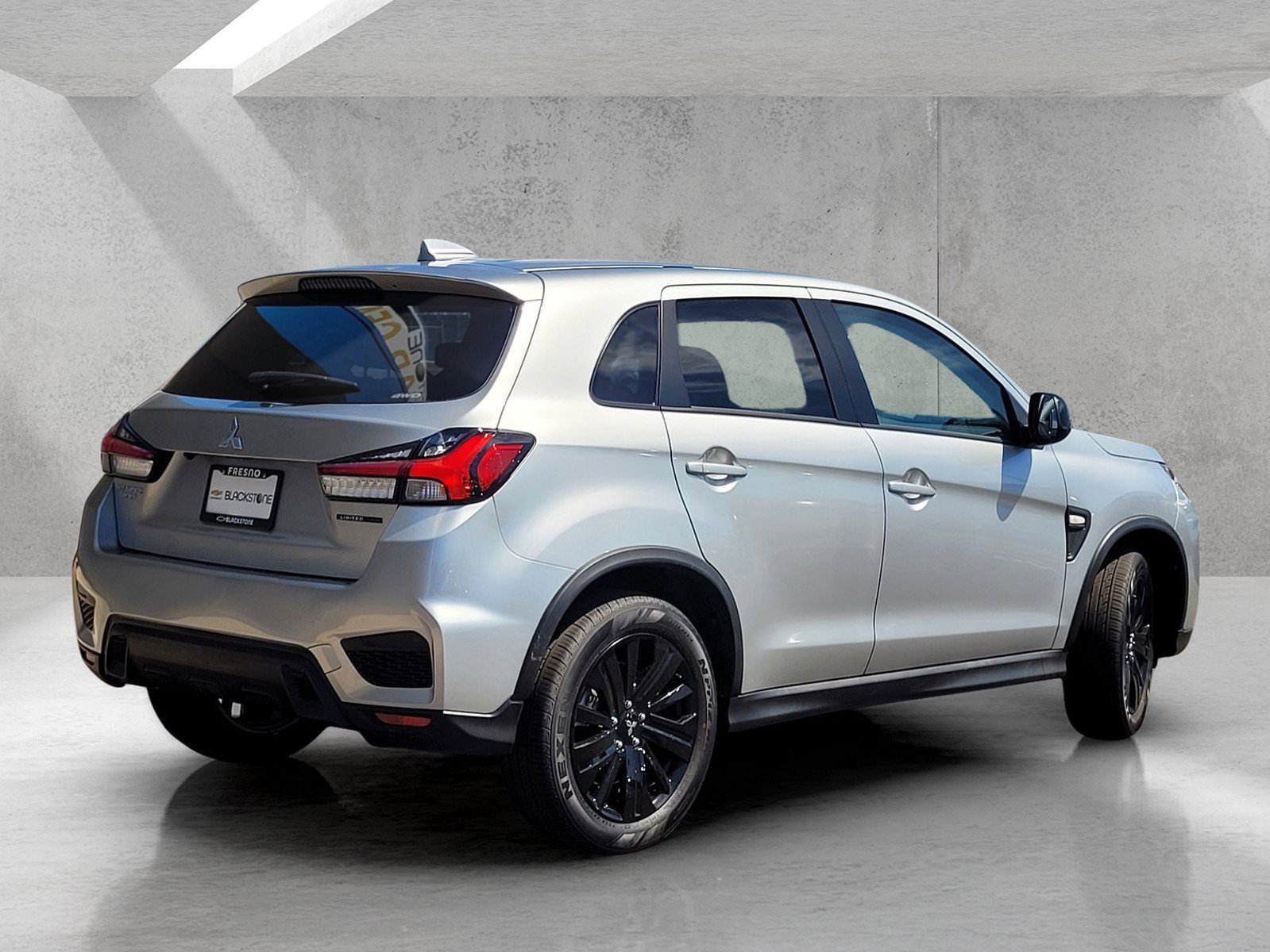 Used 2026 Silver Mitsubishi S image 5