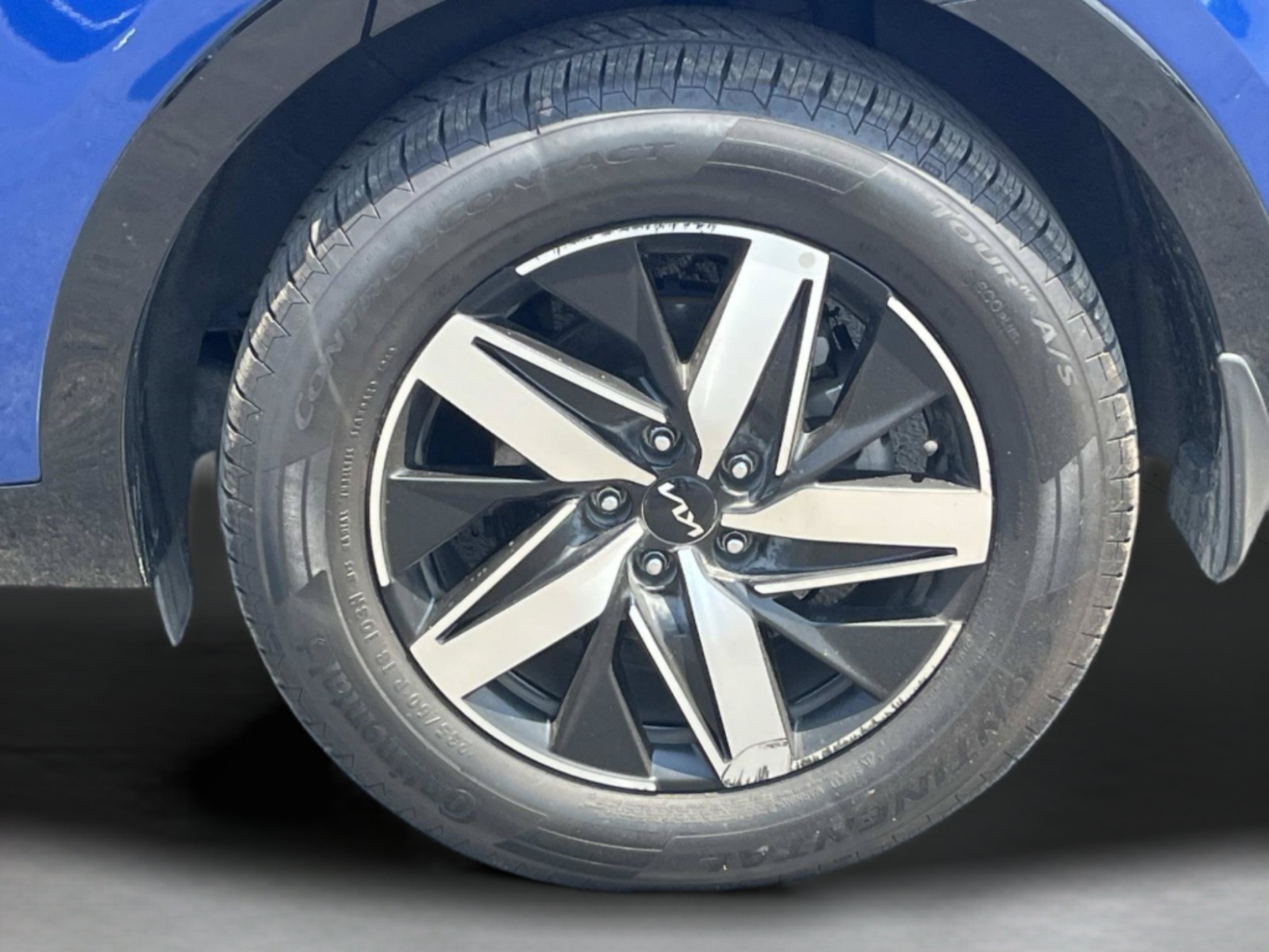 Used 2023 Sapphire Blue Kia S image 42