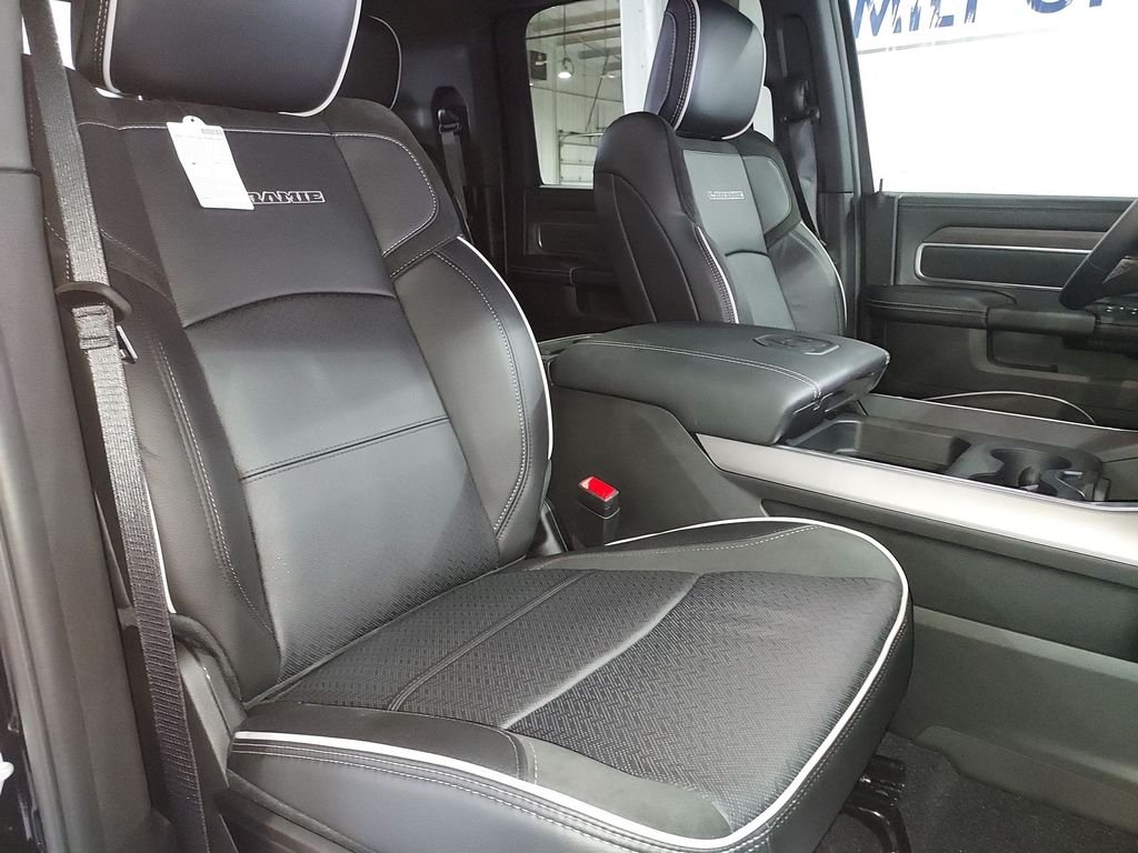 2026 RAM 3500 Laramie - Photo 30
