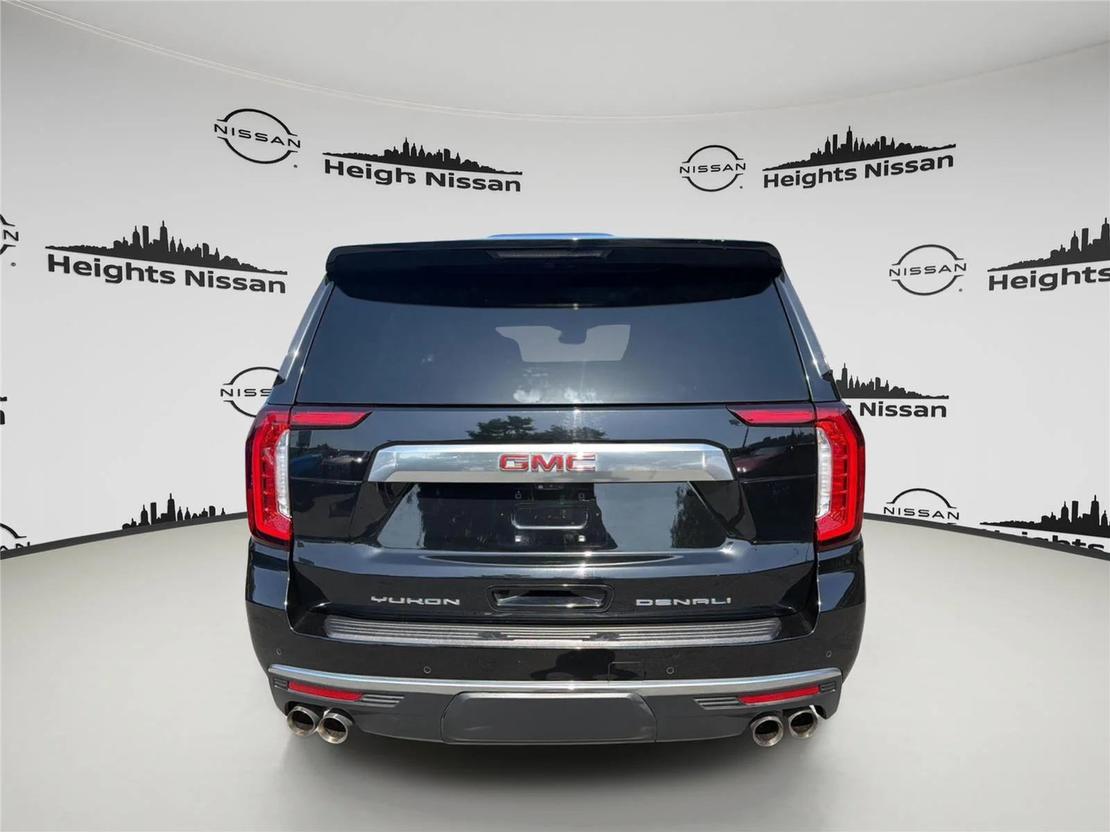 Used 2023 Onyx Black GMC Denali image 4