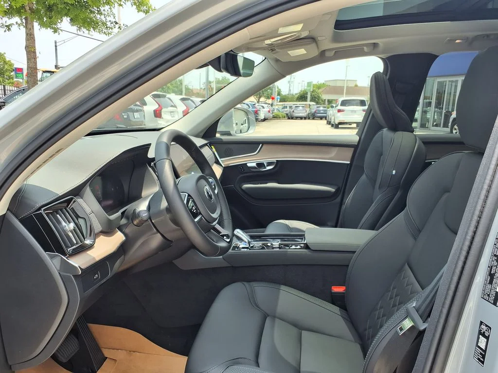 New 2026 Vapour Grey Volvo Plus image 11