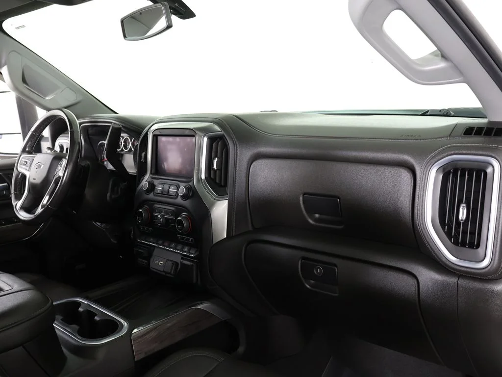 Used 2022 Summit White Chevrolet LTZ image 32