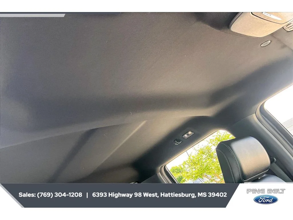 Used 2025 GRAY Ford Lariat image 17