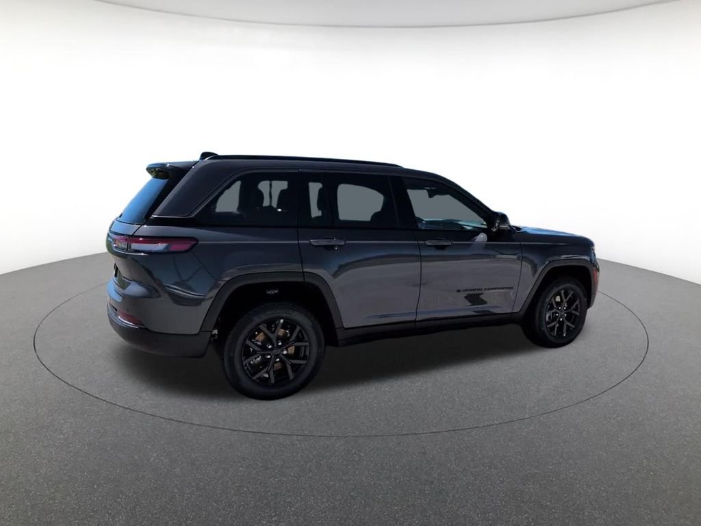 New 2026 Baltic Gray Metallic Clear-Coat Exterior Paint Jeep Altitude image 7