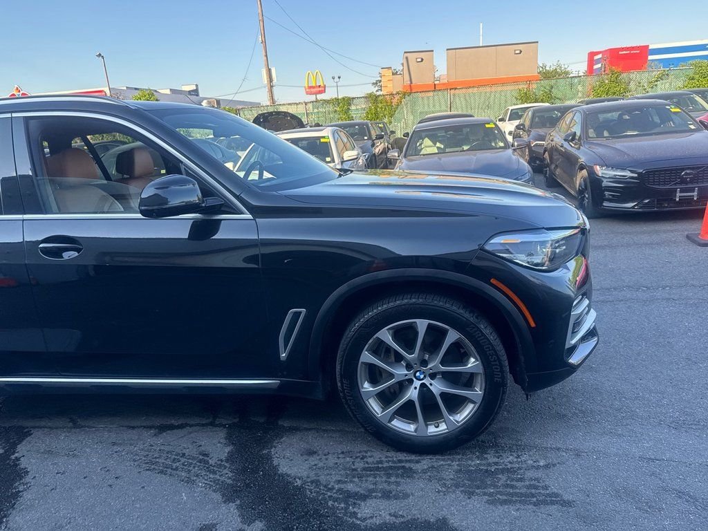 Used 2020 Black BMW xDrive50i image 10