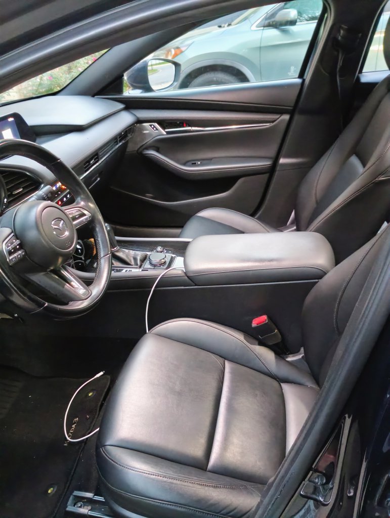 Used 2020 Blue Mazda Preferred image 26
