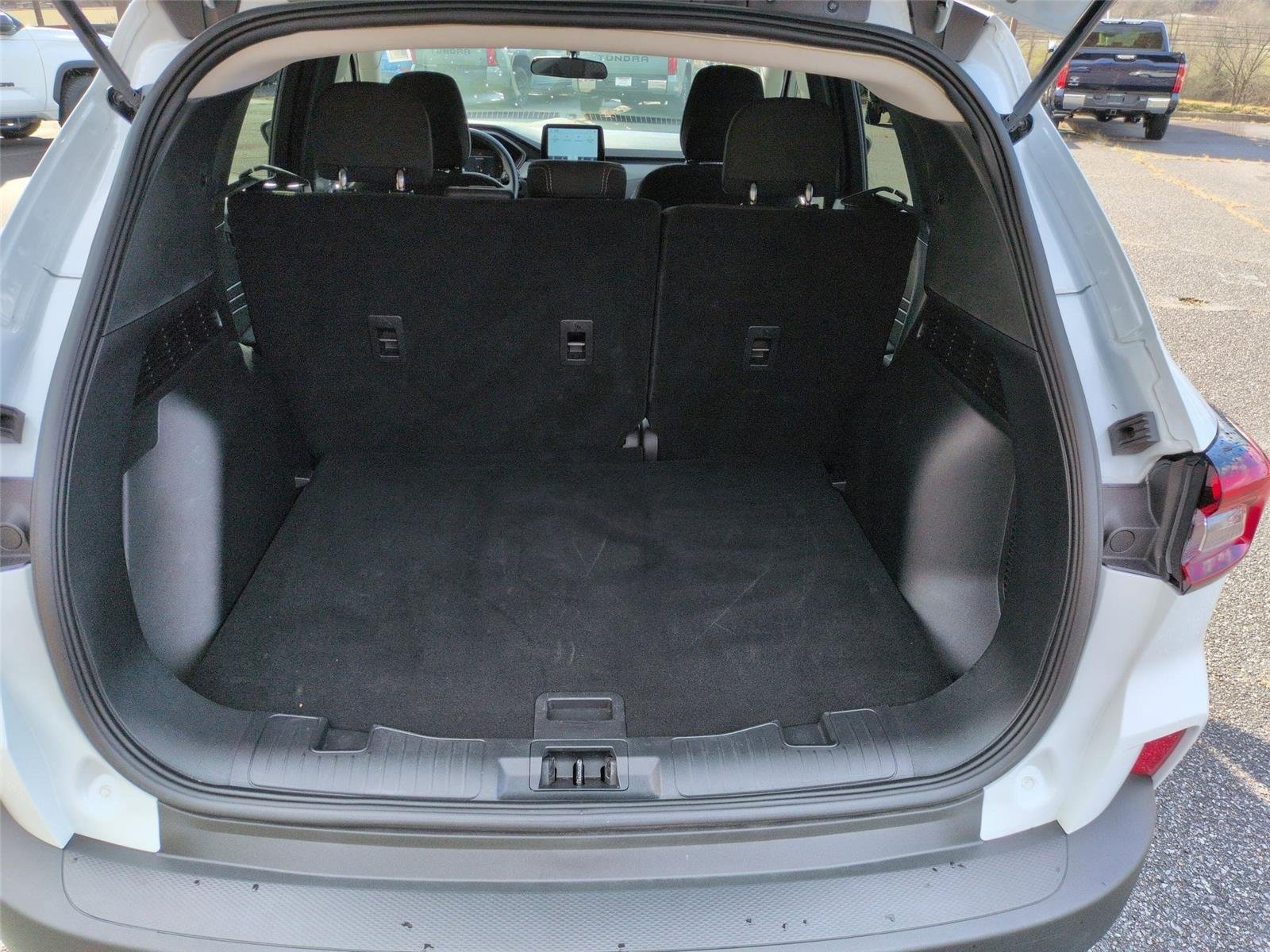 Used 2025 Oxford White Ford Active image 28