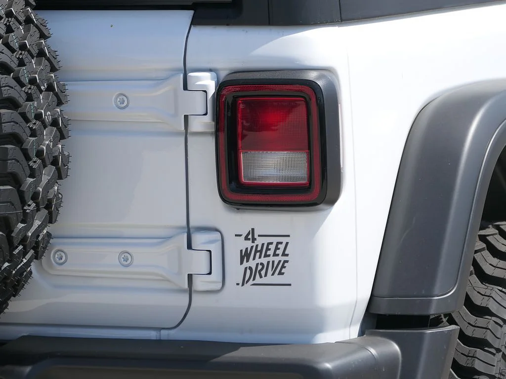 New 2026 Bright White Clear Coat Jeep 4-Door Willys 4x4 image 4