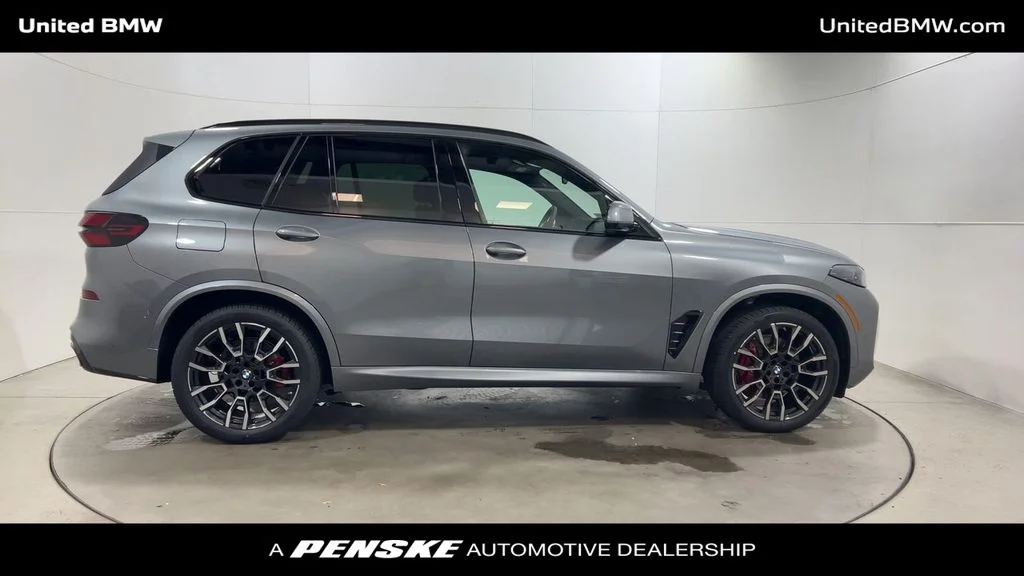 Used 2026 Skyscraper Grey Metallic BMW sDrive40i image 9