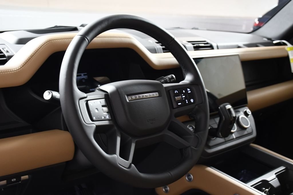 New 2026 Santorini Blk Land Rover S image 13
