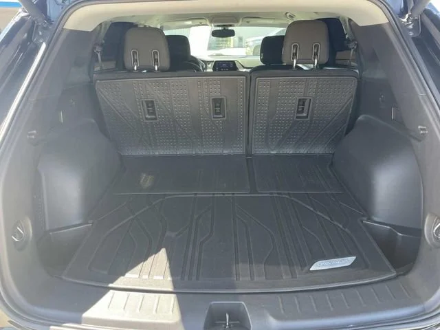 Used 2020 BLACK Chevrolet LT image 9