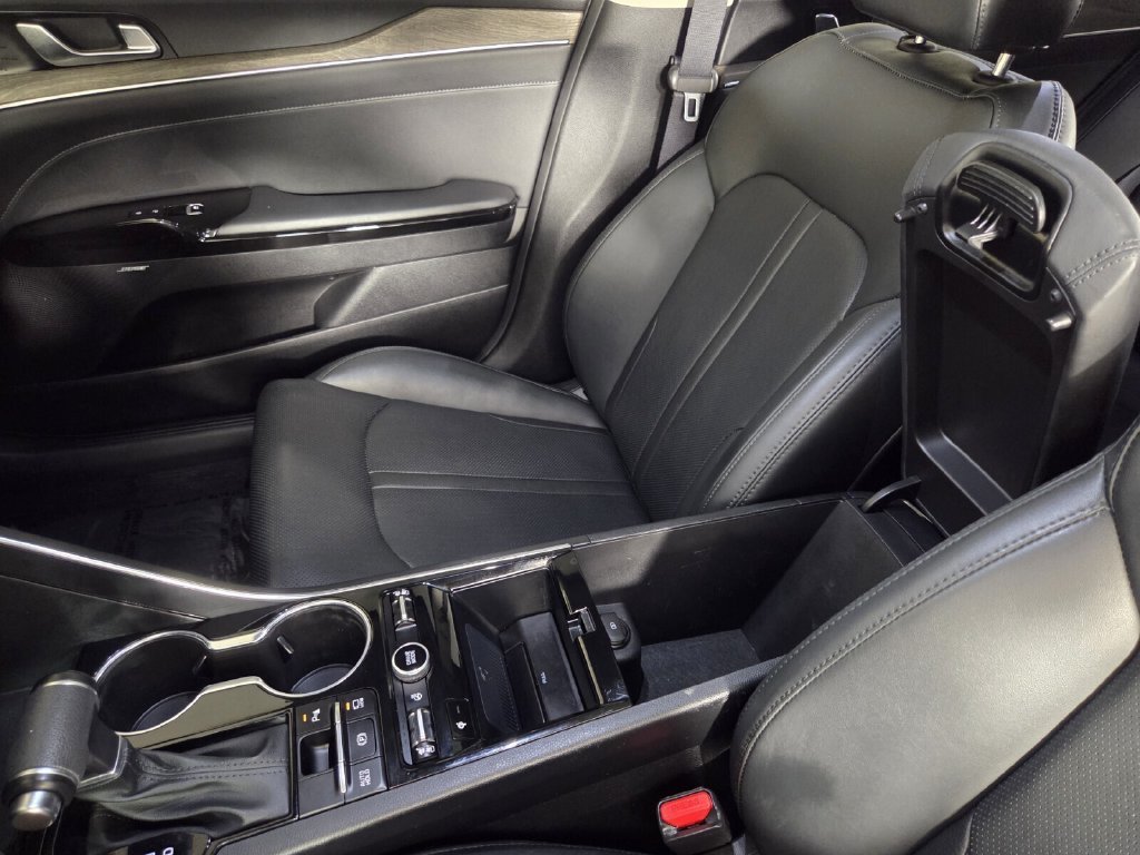 Certified Used 2024 Gravity Gray Kia EX image 21