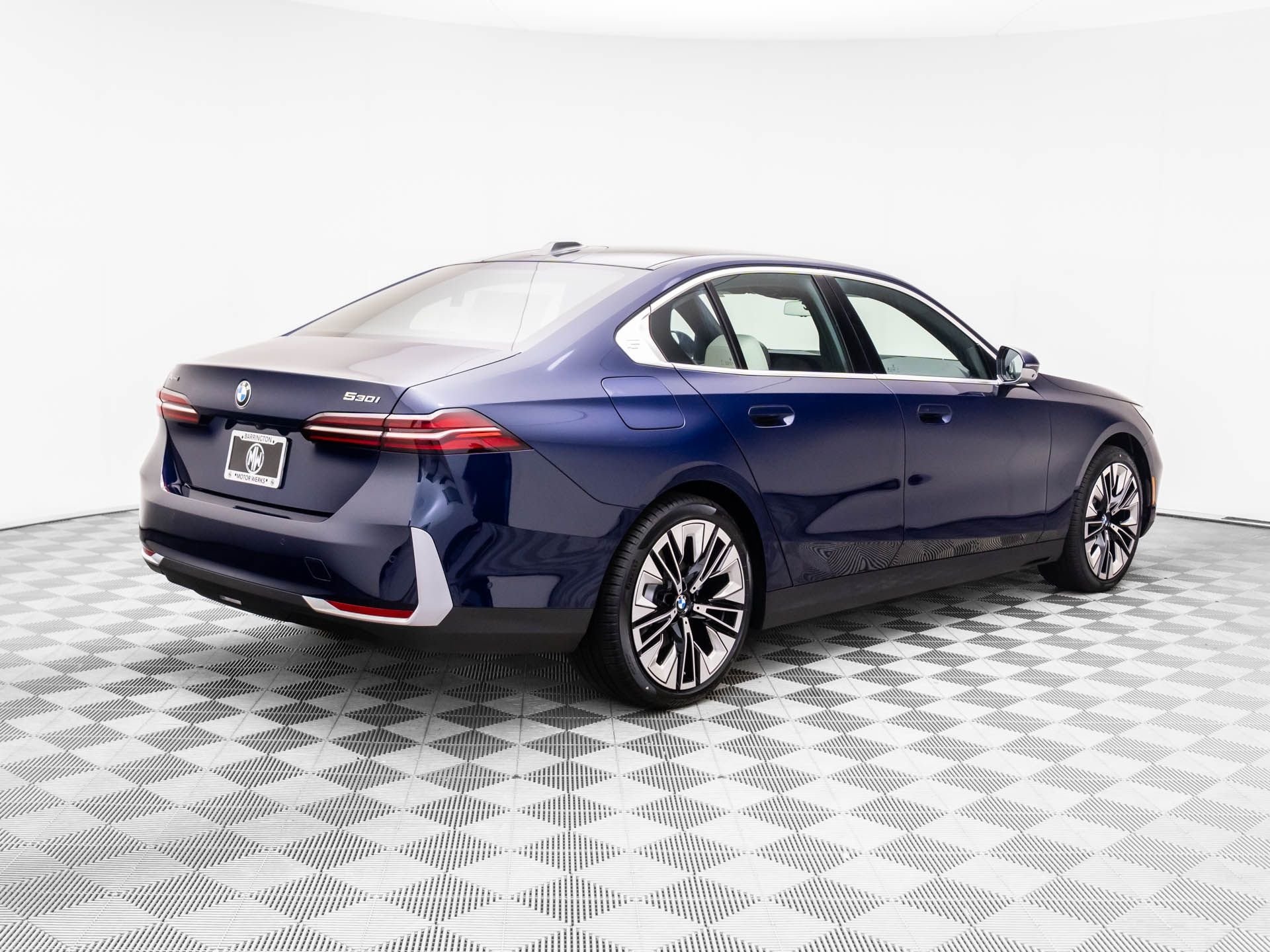New 2026 Tanzanite Blue II Metallic BMW 530i xDrive image 6
