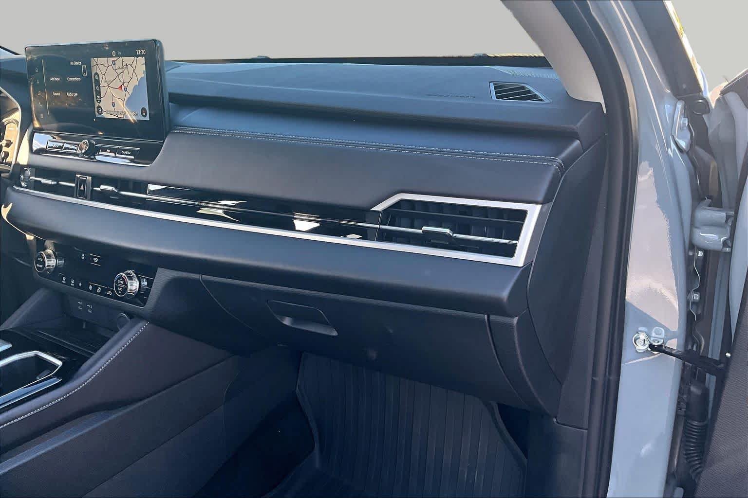 Used 2026 Moonstone Gray Metallic/Black Roof Mitsubishi Trail Edition image 19