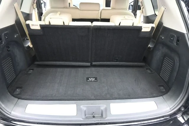 Used 2019 Black INFINITI LUXE image 26