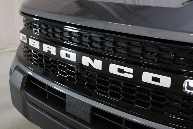 New 2026 Carbonized Gray Metallic Ford Outer Banks image 32