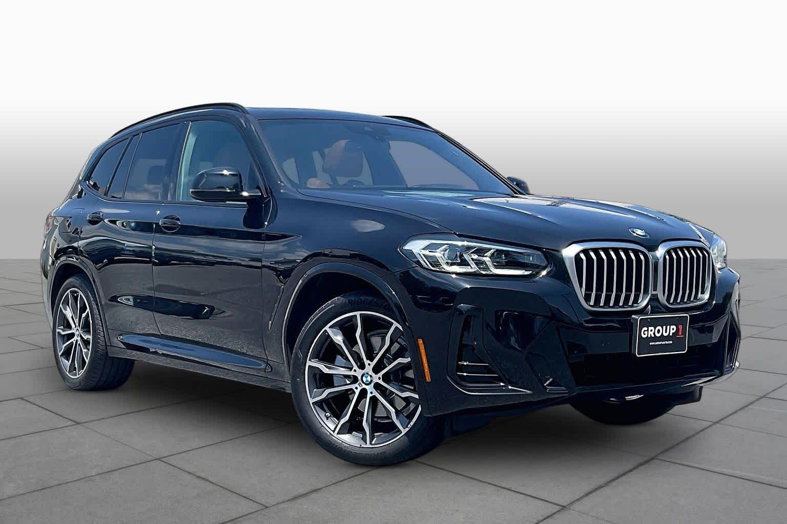 Used 2022 Black Sapphire Metallic BMW xDrive30i image 2