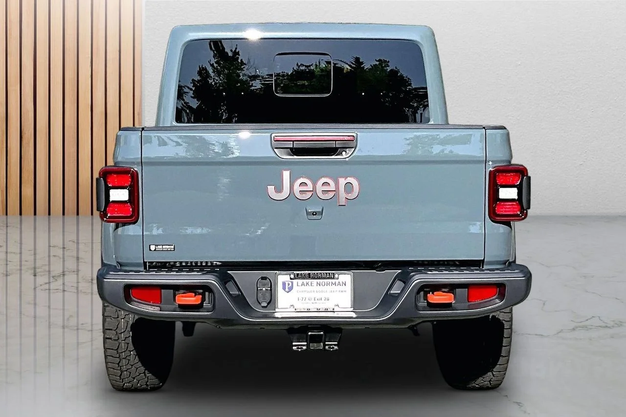 New 2026 Anvil Clear-Coat Exterior Paint Jeep Mojave image 7