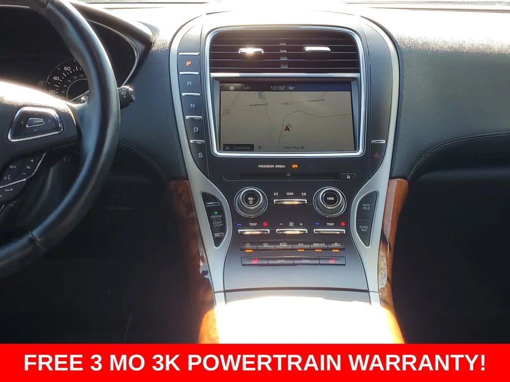Used 2016 Silver Lincoln Select image 33