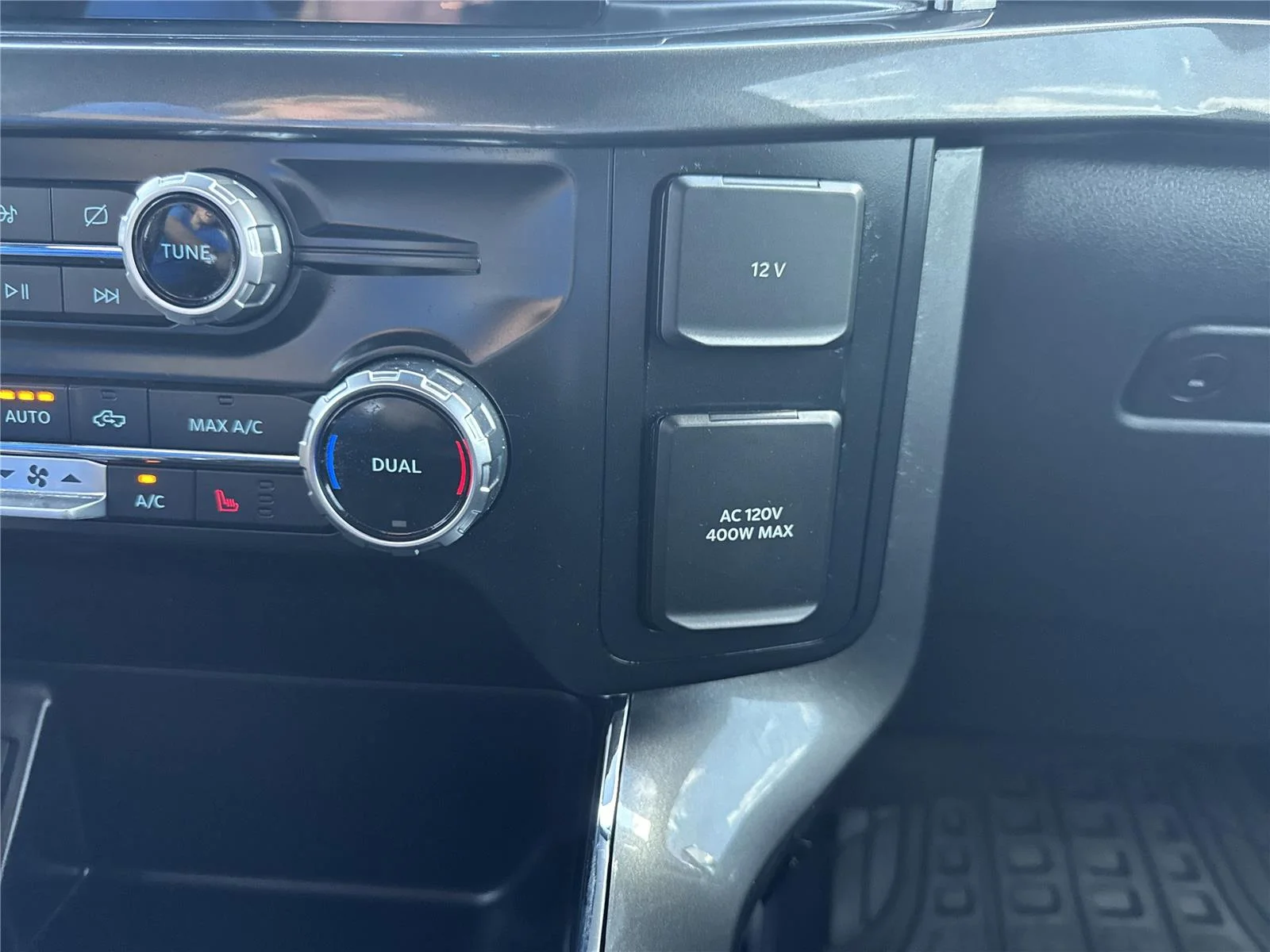 Used 2023 Agate Black Ford XLT image 26