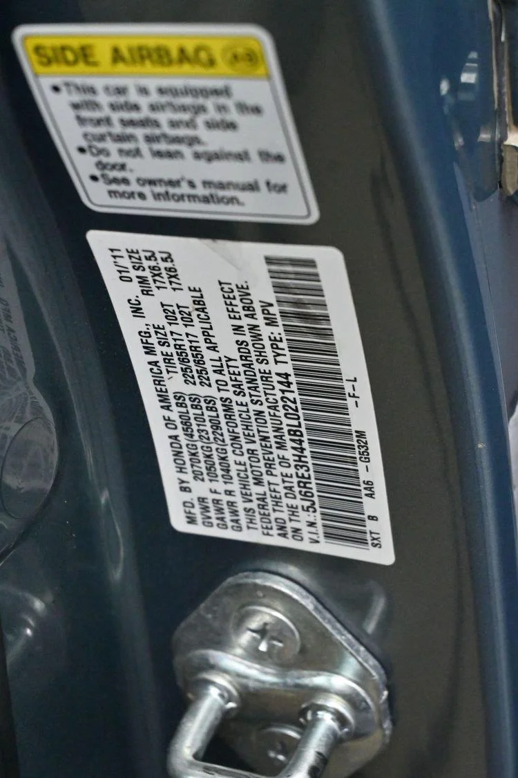 Used 2011 Opal Sage Metallic Honda SE image 32