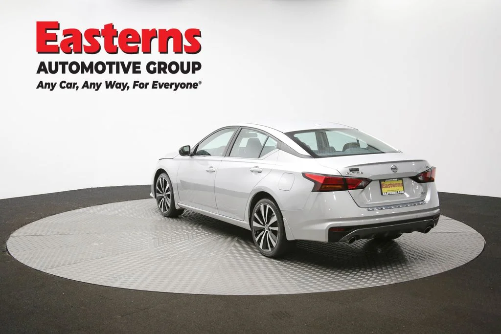 Used 2022 Silver Nissan 2.5 SR image 61