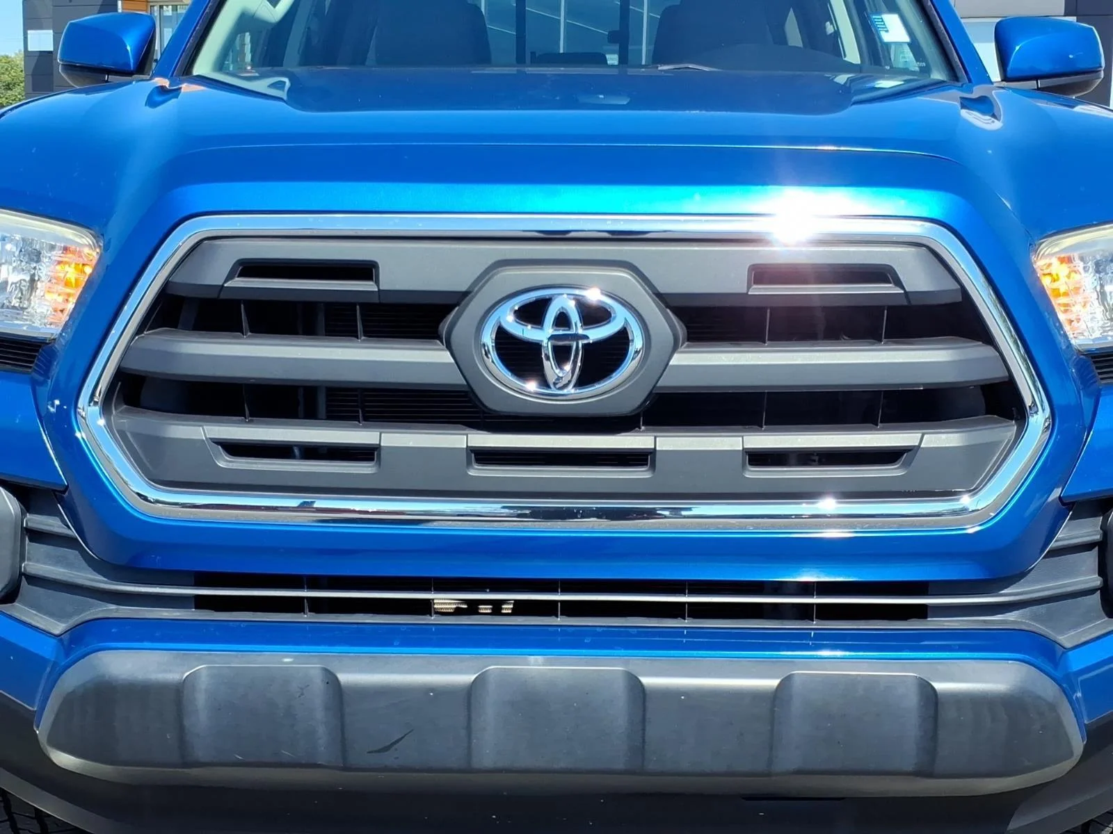 Used 2017 Blazing Blue Pearl Toyota SR5 image 14