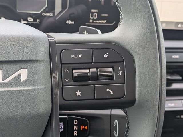 New 2027 Glacial White Pearl Kia X-LINE SX image 34