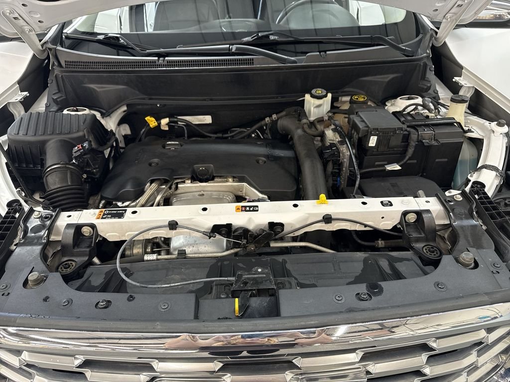 Used 2018 Summit White GMC Denali image 11
