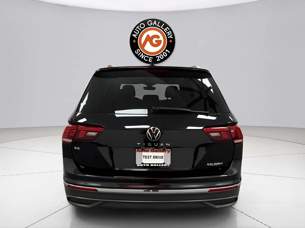 Used 2022 Black Volkswagen 2.0T SE image 4