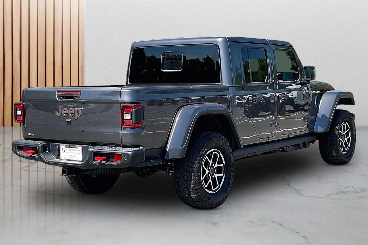 New 2026 Granite Crystal Metallic Clear-Coat Exterior Paint Jeep Rubicon X image 9