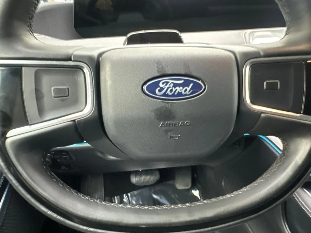 Used 2025 Silver Ford Platinum image 61