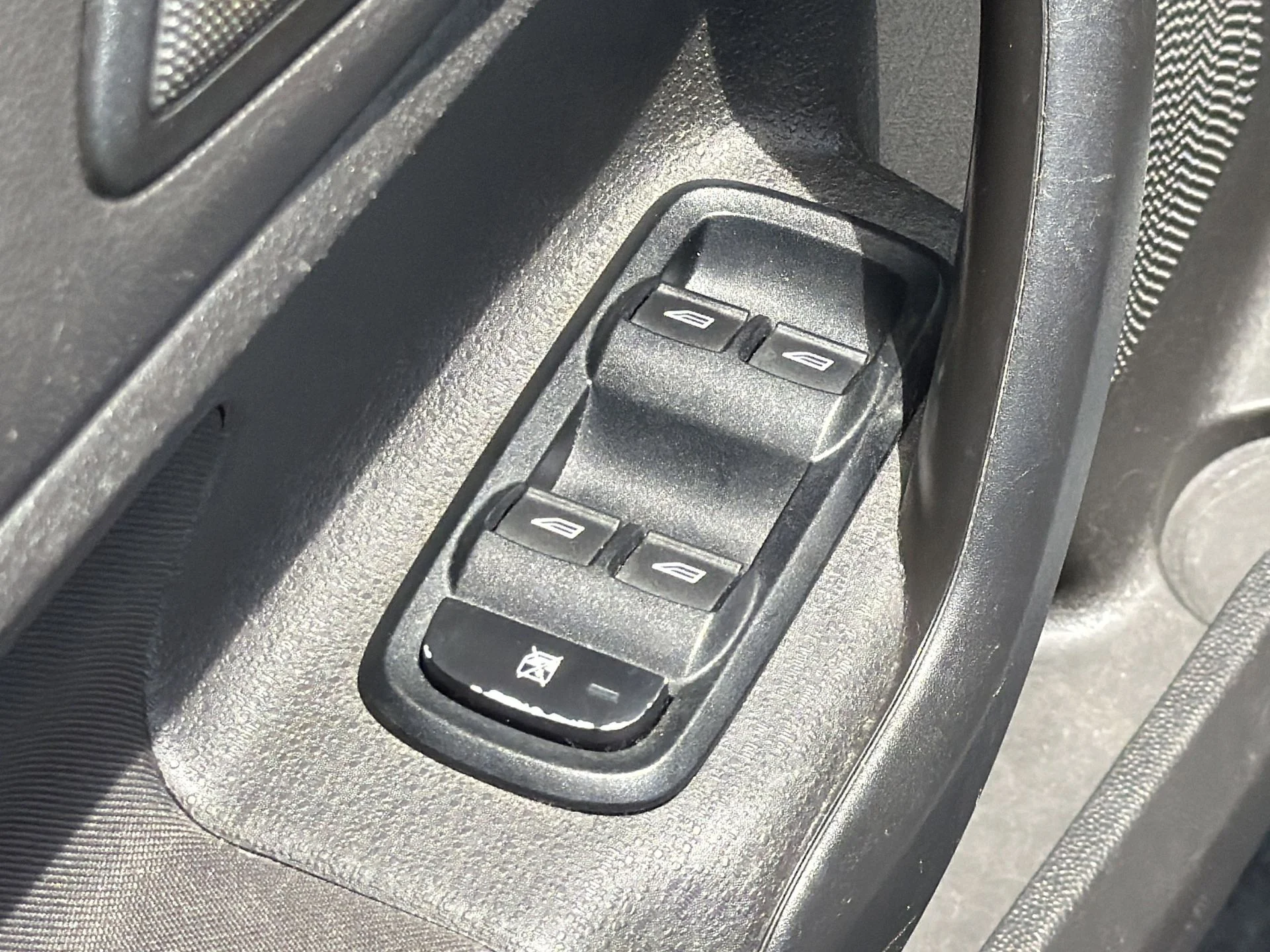 Used 2018 Silver Ford SE image 15
