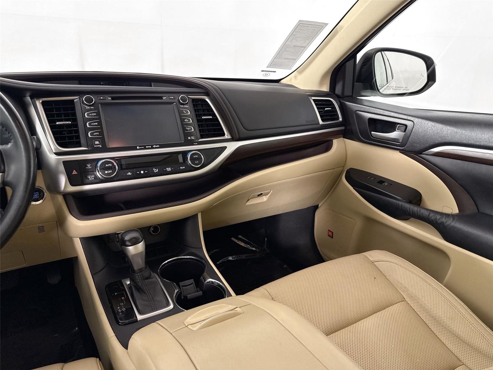 Used 2016 Blizzard Pearl Toyota Limited image 33