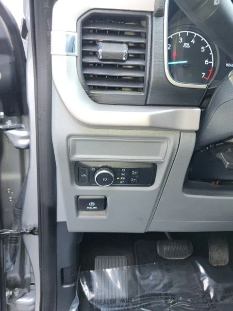Used 2023 Silver Metallic Ford XLT image 32